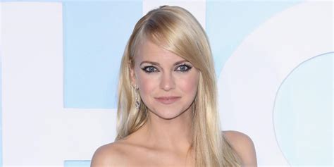 anna faris naked|Anna Faris Is Strong AF Posing Nude For A Super Bowl Ad In IG。